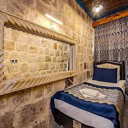 Kayatas Cave Hotel